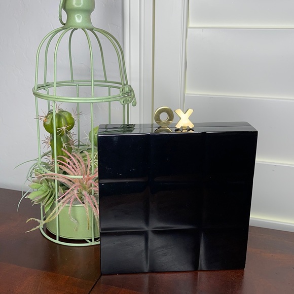 Kayu Kiss Clutch - Picture 1 of 14